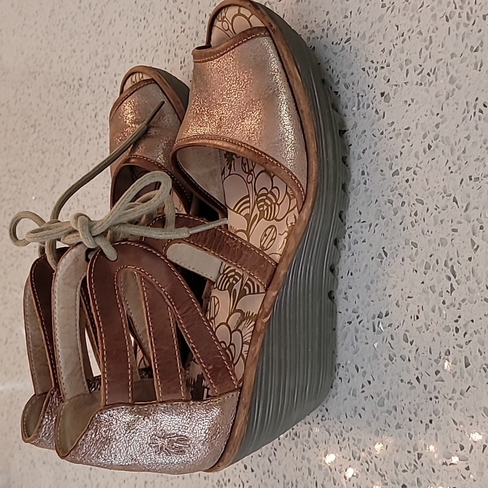 Fly London bronze sandals 9.5 - 10 . - Picture 5 of 12